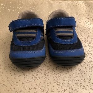 Stride Rite toddler size 4 Velcro shoes